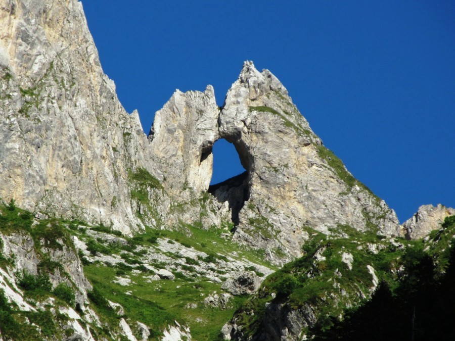 Priča o "mačijem poljupcu" - prirodni fenomen Prokletija i Crne Gore