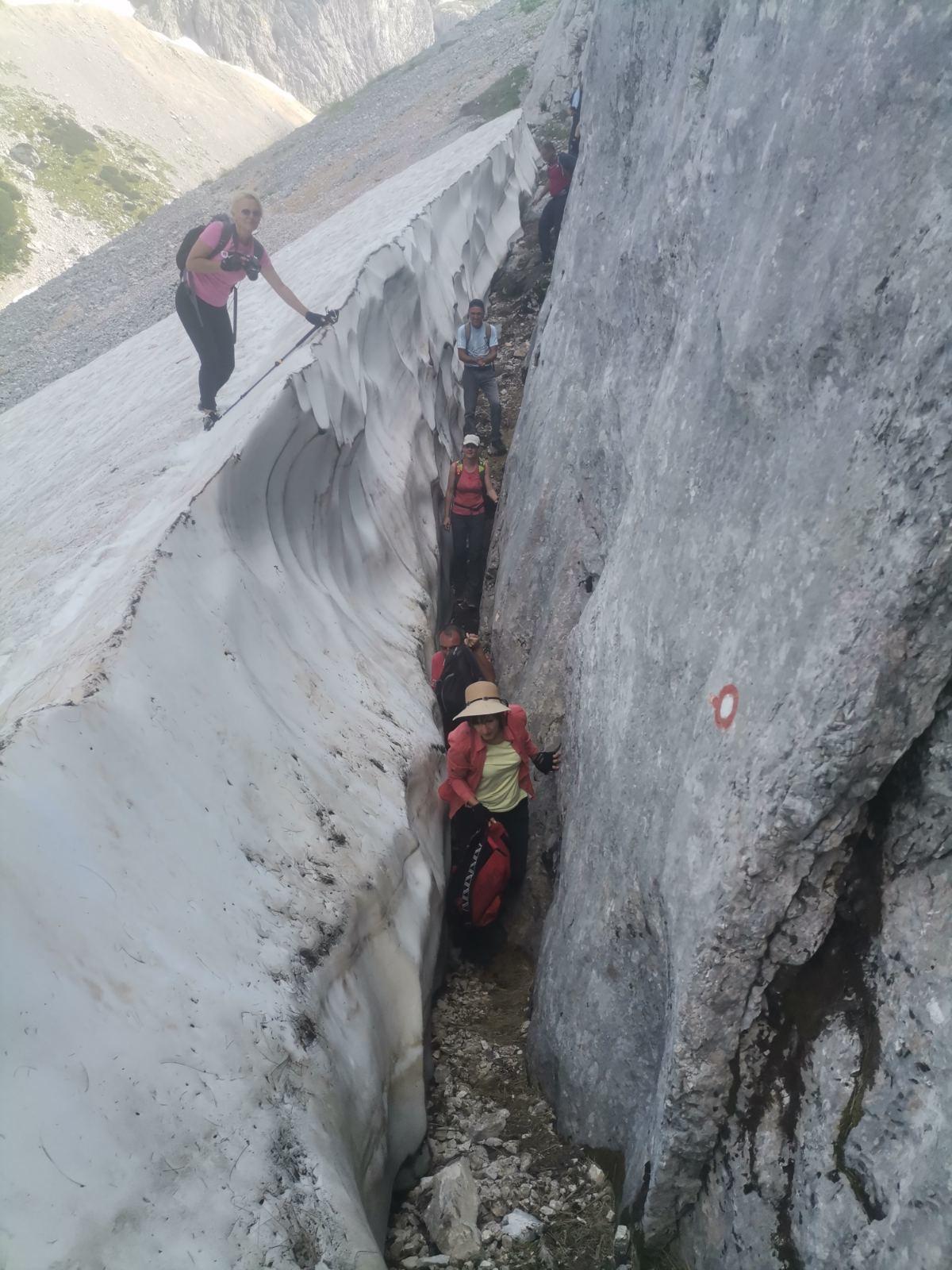 U OVOM CRNOGORSKOM GRADU TURISTI UŽIVAJU Glavna atrakcija je osvježenje na snijegu