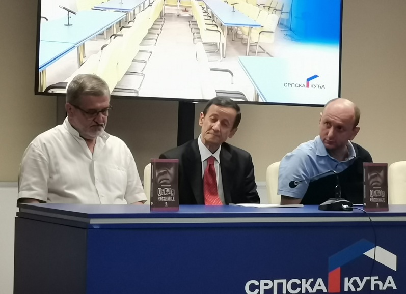 MILAN KNEŽEVIĆ "Obala nesanice" je politička satira i utopija dok čekamo neku novu Crnu Goru