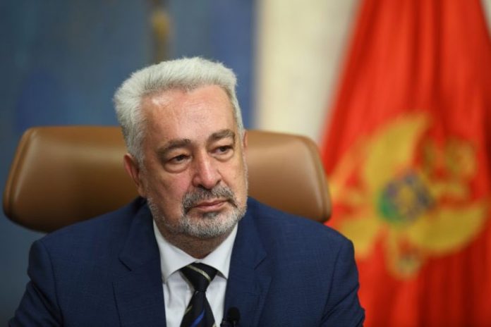 KRIVOM NIJE SMETALA PODRŠKA DPS-A DA RAZRIJEŠI LEPOSAVIĆA: Ako se i usvoji u Skupštini, neće potpisati smjenu ministara!