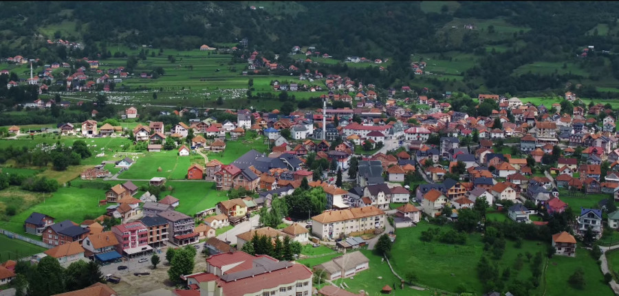 U PLAVU VIŠE TURISTA I ISELJENIKA NEGO PRETHODNE GODINE Gosti iz Portugala i Češke, veliki broj šetača