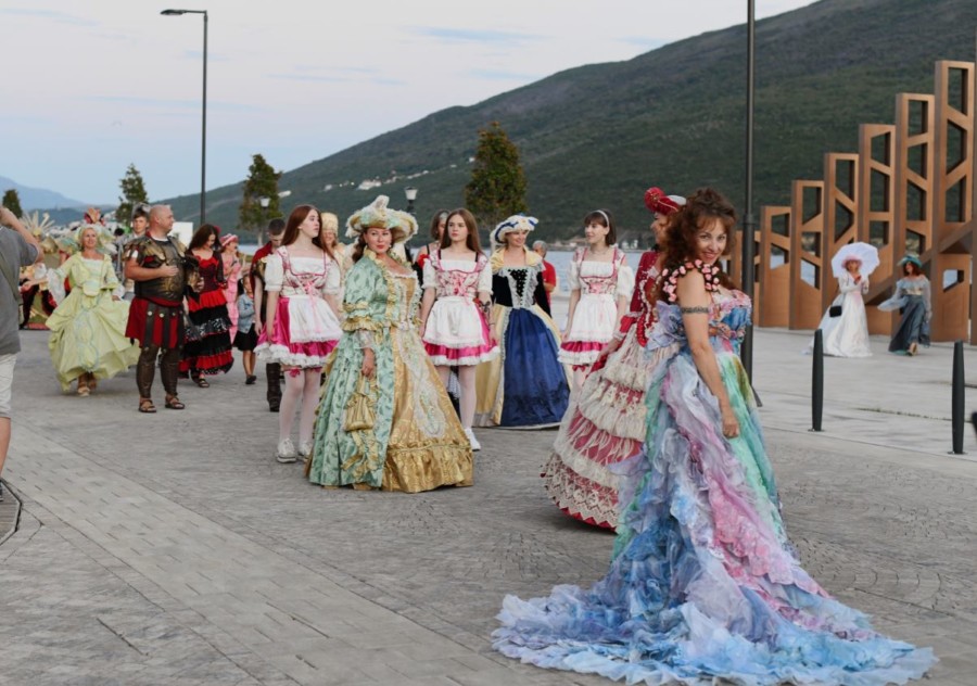 U HERCEG NOVOM ODRŽAN PORTONOVI KARNEVAL Noć obojena tradicijom sa modernim prizvukom