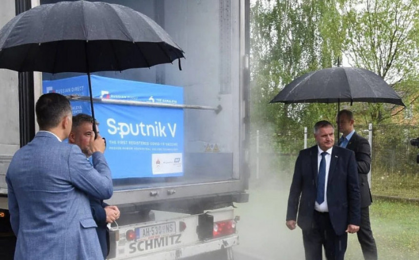 REPUBLIKA SRPSKA DONIRALA VAKCINE Medicinskom fakultetu u Tuzli i Domu zdravlja u Mostaru