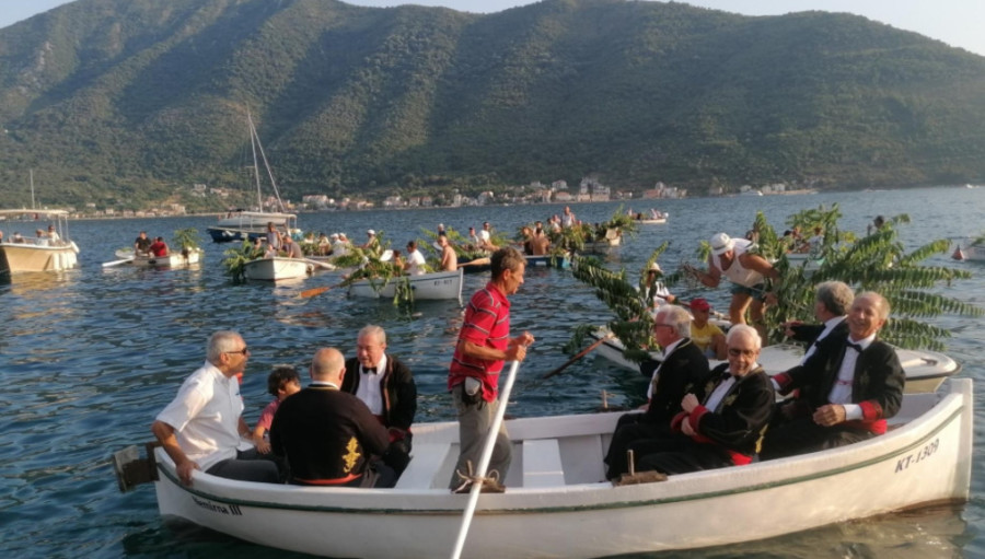 FAŠINADA TRADICIJA DUGA VIŠE VJEKOVA  Najljepše što ćete vidjeti u Boki