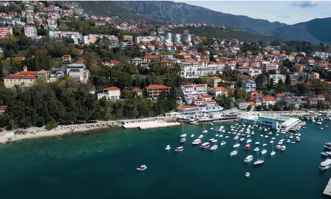 U HERCEG NOVOM PLAŽE PEPUNE Zadovoljni i gosti i zakupci