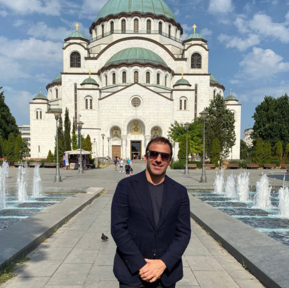JELISAVETA ORAŠANIN PRVI PUT POKAZALA ĆERKU Evo kako glumica provodi vrijeme daleko od Srbije (FOTO)