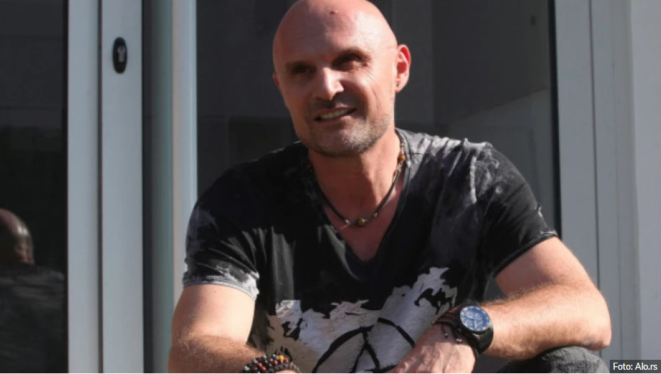 IMAO JE ČAK I KOVRDŽE! Pogledajte nikad viđene Milijeve fotografije iz mladosti, ne biste ga prepoznali!