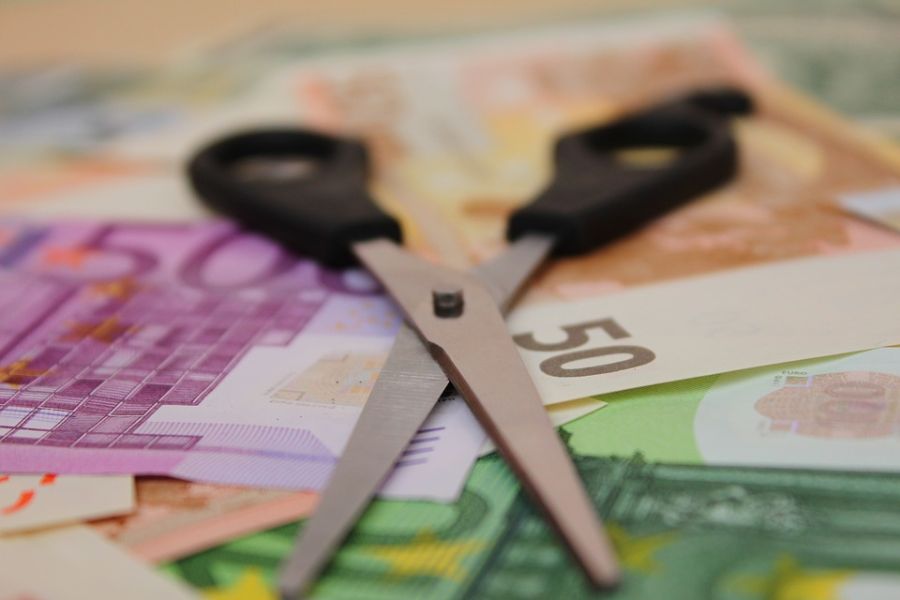 ZLOUPOTREBA SLUŽBENOG POLOŽAJA! Privrednica i inspektorka oštetile budžet više od 400.000 eura!