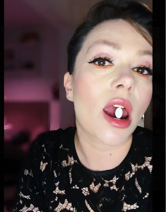 OGLASILA SE IVANA PETERS POSLE OPERACIJE! Hitno je hospitalizovana, a sada je pokazala kako se oporavlja (FOTO)