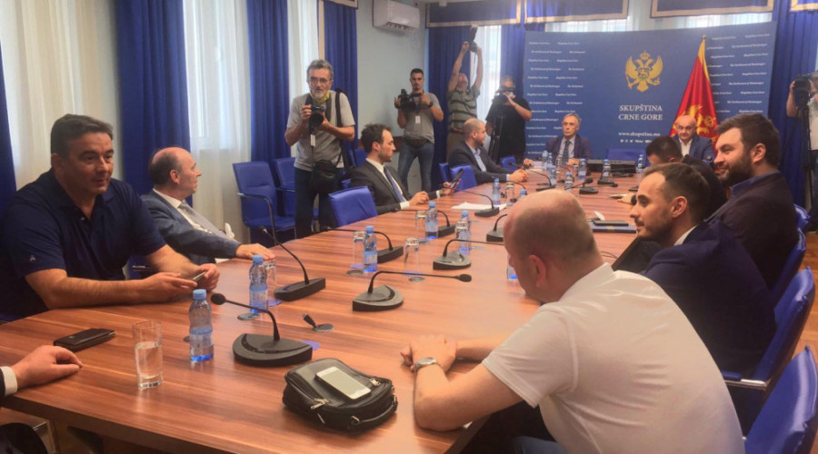 Predlog većine partija da Miodrag Lekić bude novi premijer