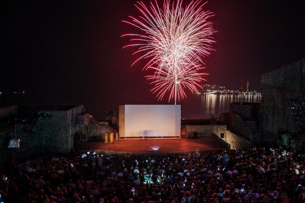 MINISTARSTVO NASTAVLJA DA POMAŽE PROJEKTE OD POSEBNOG ZNAČAJA: Bratić opredijelila sredstva za „34. Filmski festival“ u Herceg Novom