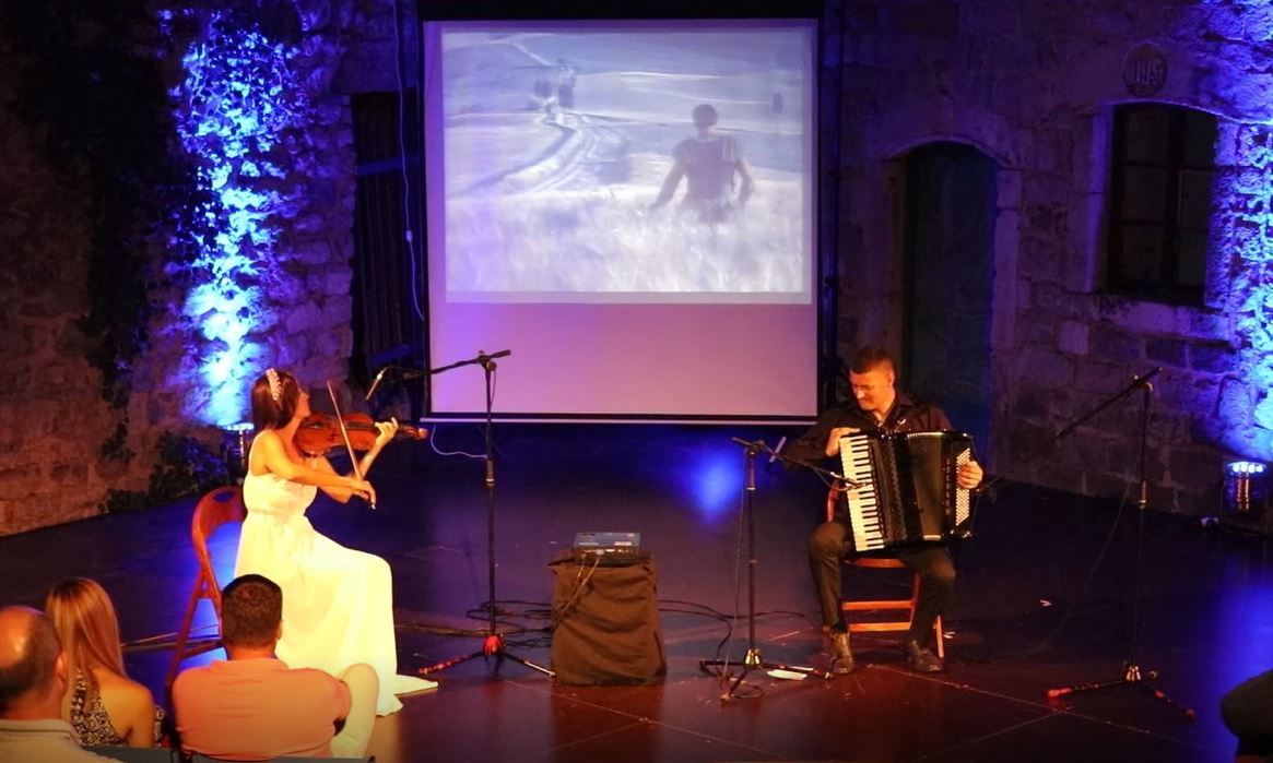 PRAVO OSVJEŽENJE NA CRNOGORSKOJ UMJETNIČKOJ KLASIČNOJ SCENI: Game of trones muzika kroz zvuke harmonike (FOTO)