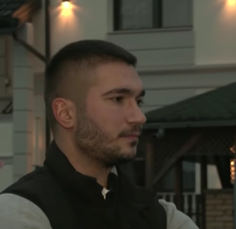 MIRKO IZVEO NASLEDNIKA IZ PORODILIŠTA  Novopečeni tata i Bojana Rodić odveli malog Zokija u Surčin!