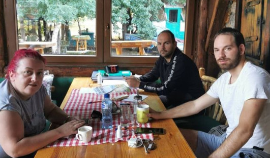 DOBILA NAGRADU ZA LEŽANJE Dubravka osvojila 300 eura na tradicionalnom crnogorskom takmičenju!