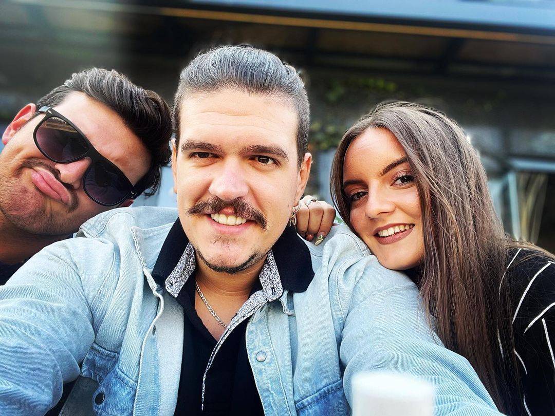 ZVIJEZDE GRANDA SE PROVODILE U SARAJEVU, Onda se pojavio ovaj takmiačr sa sve bebom! (FOTO)