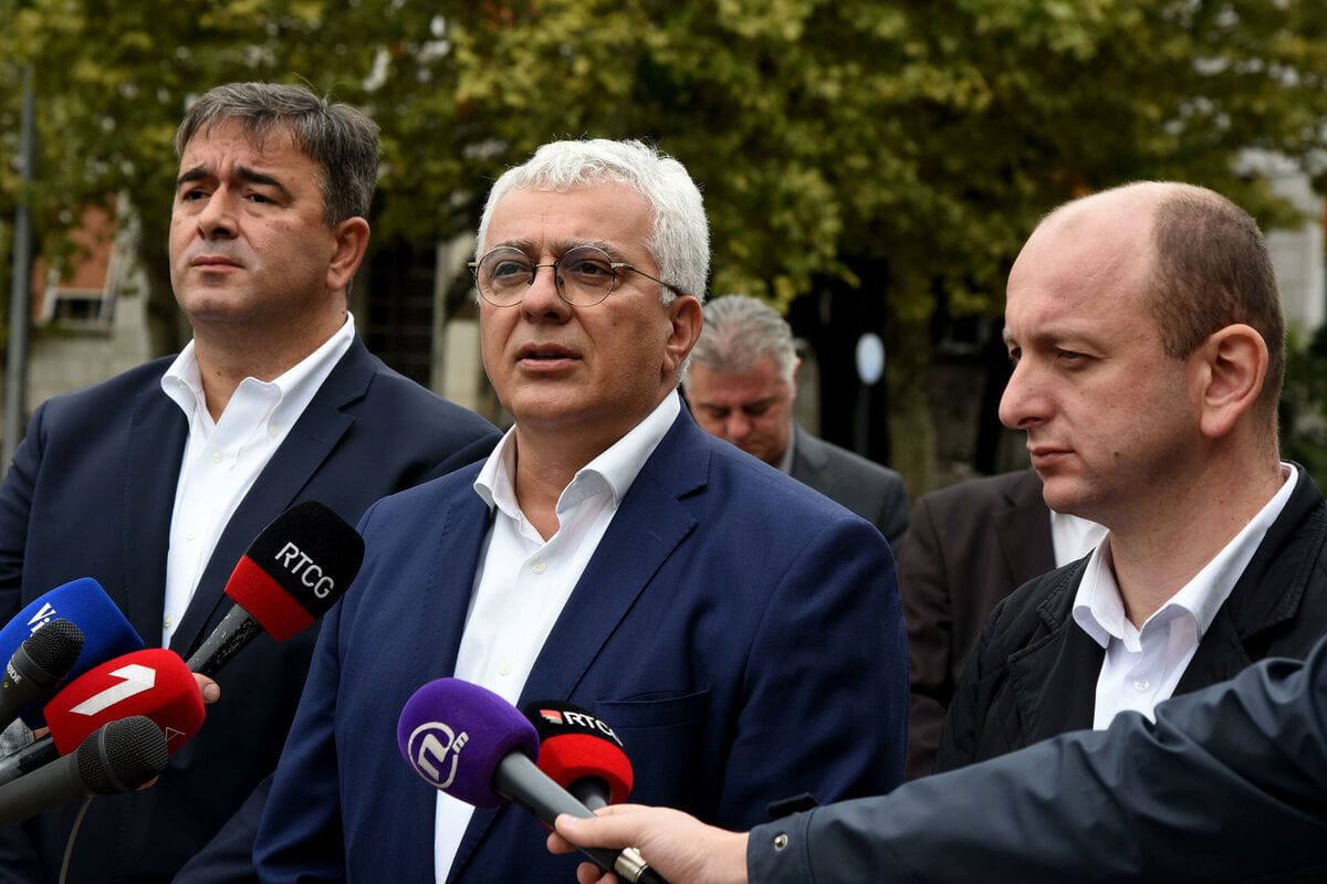 IZ DEMOKRATSKOG FRONTA PORUČILI : Nabavka aviona poguban i krajnje nepromišljen potez