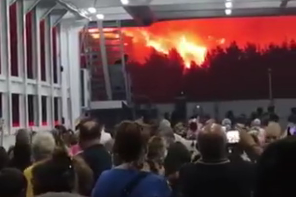 APOKALIPTIČNE SCENE U GRČKOJ Požari ne miruju, ljudi trajektom bježe sa ostrva! (VIDEO)
