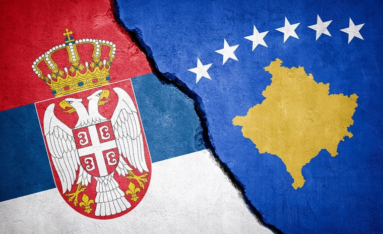 SKANDALOZAN POTEZ IMAMA: Okitio džamiju zastavama terorističke UČK