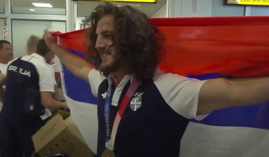 RVAČ ODUŠEVIO ČITAVU NACIJU Zurabi se ne odvaja od trobojke!