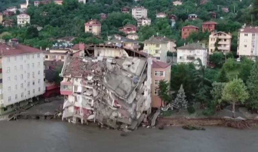 HAOS U TURSKOJ Poplave u odnijele 27 života, ima još nestalih, nastavlja se potraga za njima