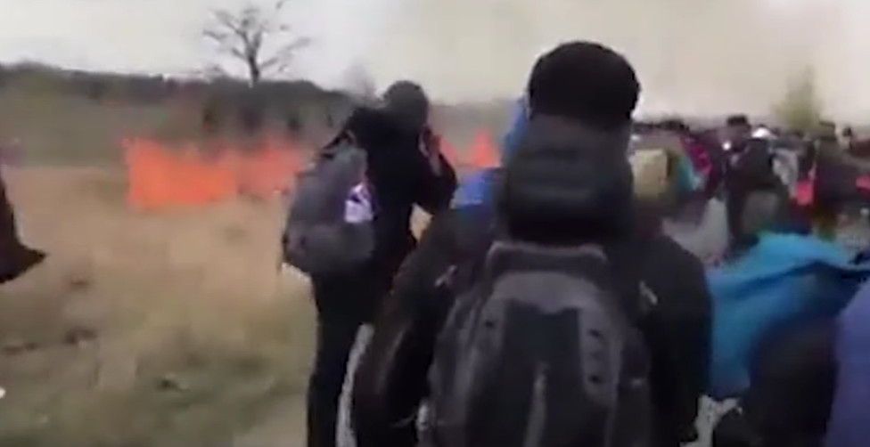 SVIJET JE U ŠOKU! Na snimcima koji su uznemirili javnost vidi se kako migranti pale Grčku (VIDEO)