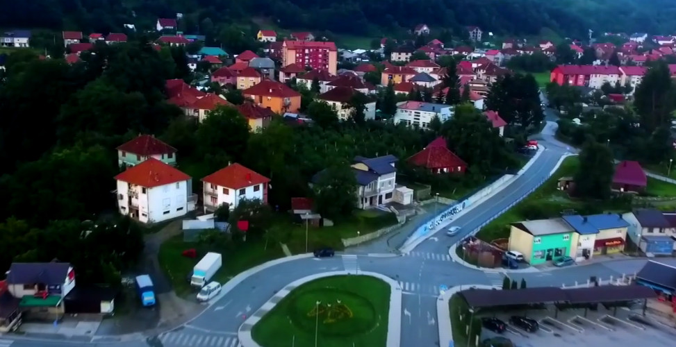 SKANDALOZNO! Funkcioneri DPS-a iz Kolašina glasali u Mojkovcu