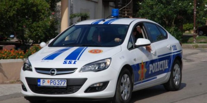 POLICIJA OTKRILA NEDOZVOLJENU PRODAJU: Oduzeto preko 9.500 petardi i 20 vatrometa (FOTO)