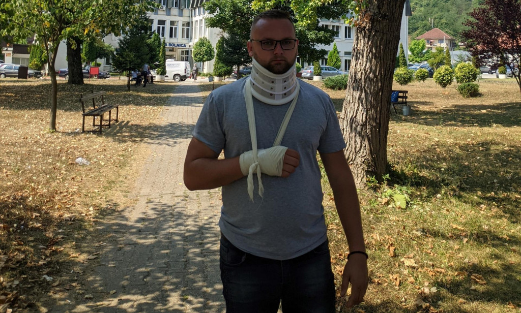 FUNKCIONER STRANKE MILANA KNEŽEVIĆA PRETUČEN U BIJELOM POLJU Sumnja se na članove kriminalnih klanova!