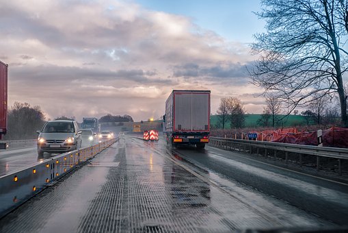 AMSCG Oprez zbog mjestimično mokrih puteva