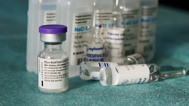 SIMPTOMI SU SLIČNI KOVIDU: U Montefarmu zbog straha od gripa kupuju 27.180 vakcina