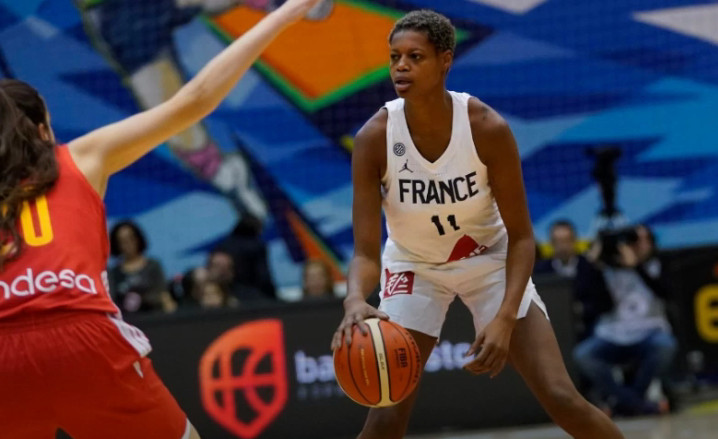 NAKLON DO PODA! Srpska snajka u blagoslovenom stanju osvojila medalje na OI i Eurobasketu!