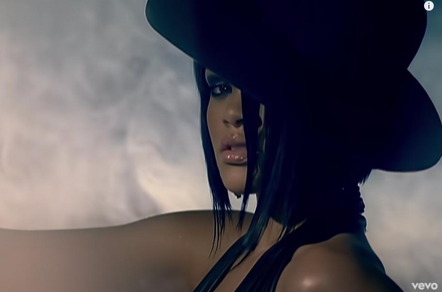 RIHANNA NASTAVLJA SA POSLOVNIM PODUHVATIMA, Sada lansira prvi parfem svog brenda