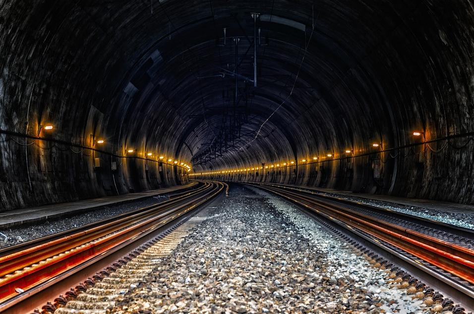 IZVINJENJE PUTNICIMA ZBOG KAŠNJENJA I NEPRIJATNOSTI: U tunelu čekali oko dva sata