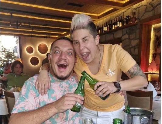 BAHATO I BEZOBRAZNO! Dok porodice gladuju, zadrugari cijepaju novčanice od 100 evra! "Radimo šta hoćemo s parama! I oni bi da imaju" (FOTO)