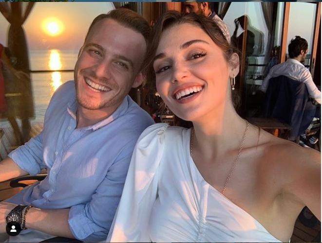 MOGUĆA VJERIDBA? Hande Ercel jednom fotografijom ponovo uzburkala javnost  (FOTO)