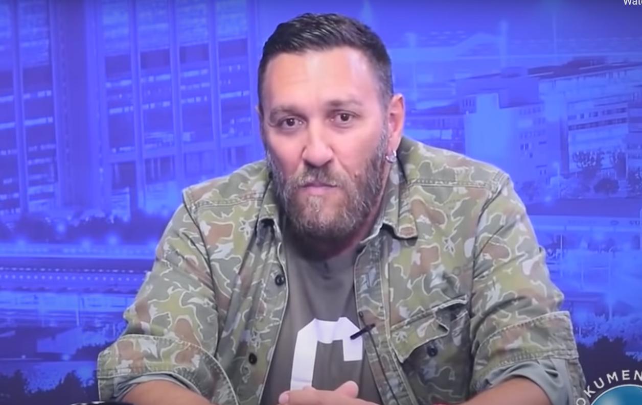 POPRILIČNO UBIJEĐEN: Popularni reper iz Crne Gore tvrdi da je zemlja ravna ploča