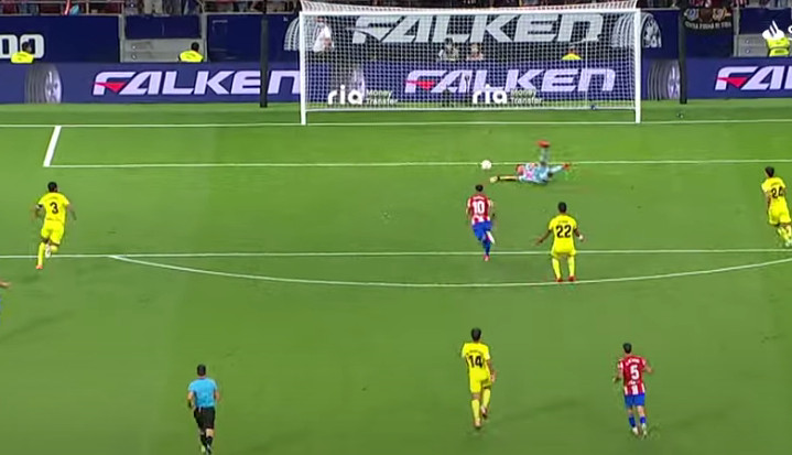 NESVAKIDAŠNJA SCENA Golman Viljareala napravio veliki kiks i poklonio bod Atletiku (VIDEO)