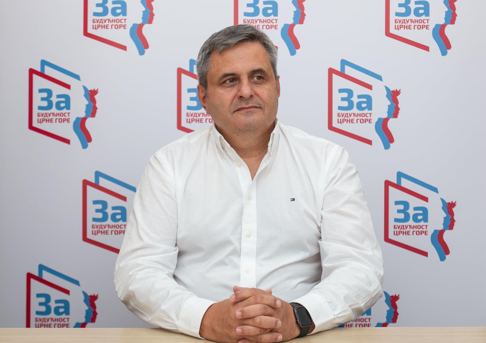 SLAVEN RADUNOVIĆ: Nijesmo mi ti koji guraju probleme pod tepih, mi smo ti koji žele da ih rješavaju!