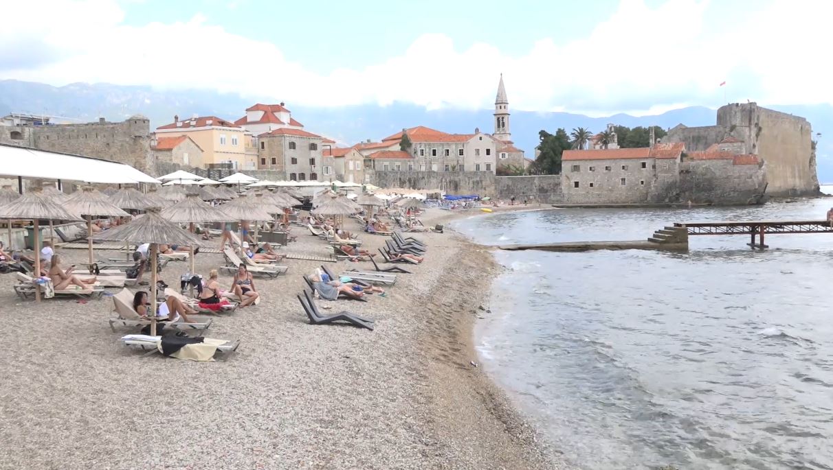 SARADNJA TURISTIČKE ORGANIZACIJE, OPŠTINE I POSLOVNIH BANKI: Budva uvodi online plaćanje taksi; Nema više čekanja ispred pošte ili banke