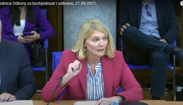 OLIVERA INJAC: Paradoks je da Bošković, koji kada je bio ministar odbrane nije poštovao zakon, sada sjedi u Odboru!