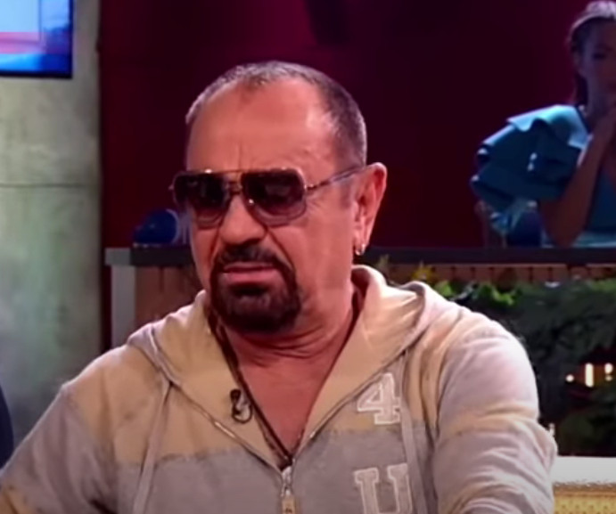 MILE KITIC SA MODRICAMA NA GLAVI Pjevač otkrio šta mu se desilo: Mojoj supruzi to ne smeta!