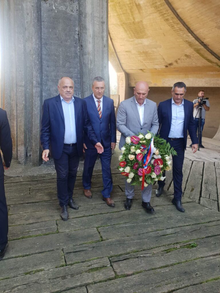 CAREVIĆ SA DODIKOM U JASENOVCU: Neophodno očuvati srpski identitet i SPC u Crnoj Gori