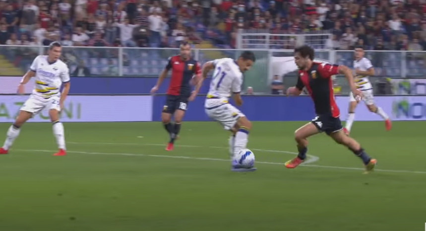 NESVAKIDAŠNJA SITUACIJA Destro postigo neobičan gol, o ovome će se dugo polemisati! (FOTO)