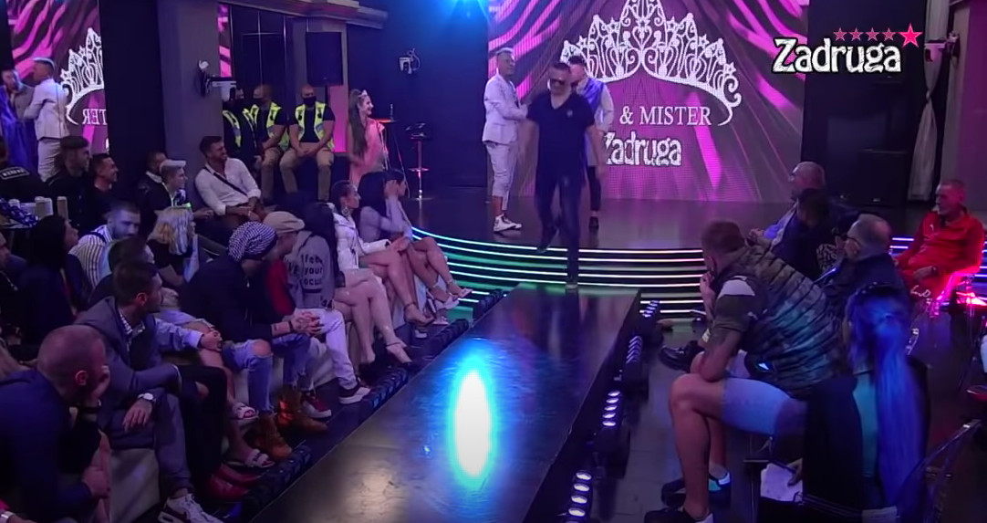STRIPTIZ, IZVAJANA TIJELA, MIŠIĆI Muški dio ekipe iz ''Zadruge 5'' pokazao šta ima, djevojke ostale bez tekta! ALI SAMO JEDAN JE ODNIO TITULU NAJLJEPŠEG!