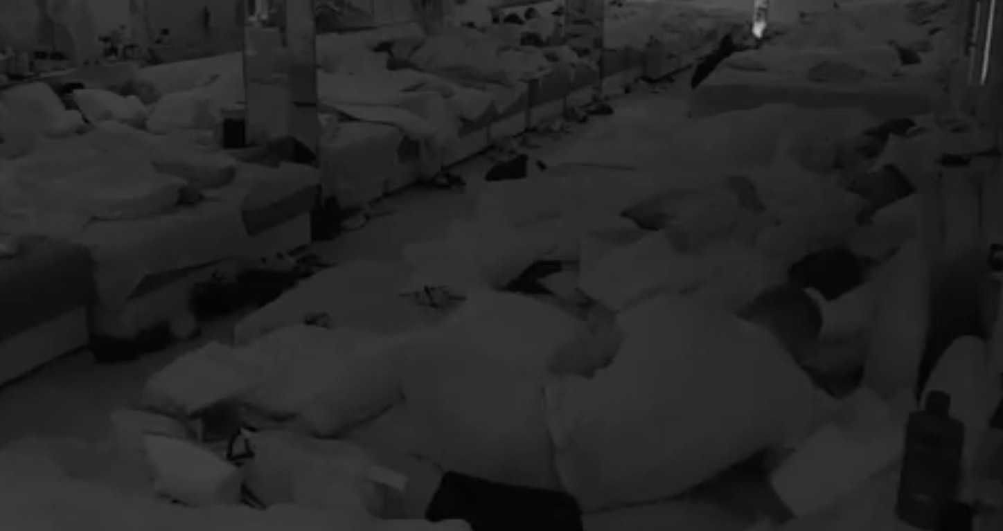 PAO PRVI S*KS U ZADRUZI! Milica se prepustila Mensuru, a on na kraju uzeo toalet papir!