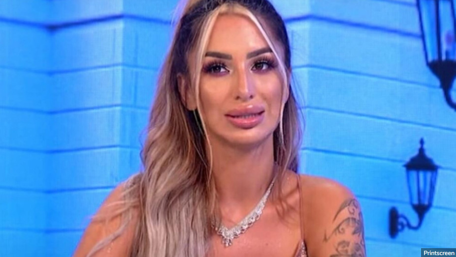 PROMIJENILA LIČNI OPIS! Aleksandra Nikolić se uradila do neprepoznatljivosti, a evo kako sada izgleda i šta radi!