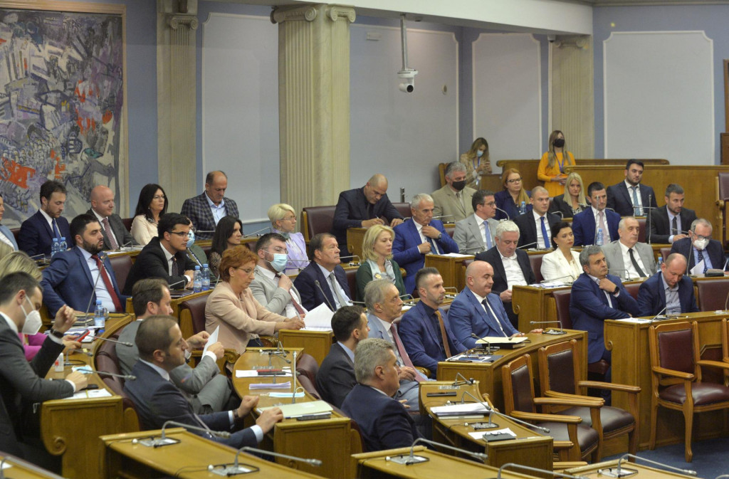 ĆIRILICA U SKUPŠTINI Internet prezentacija od danas i na ćiriličnom pismu