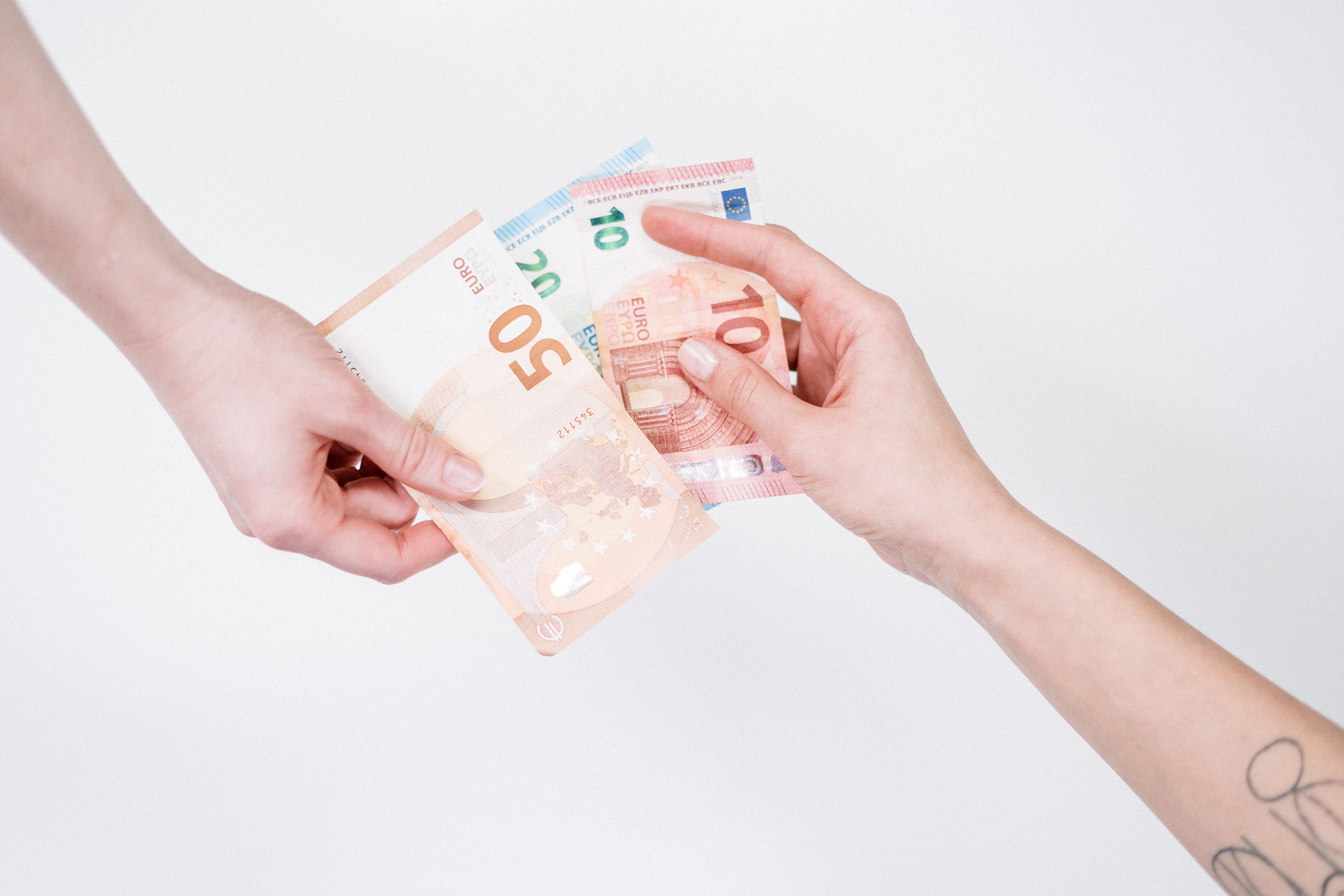 PAD ZARADE BEZ POREZA I DOPRINOSA: Prosječna plata u julu 530 eura
