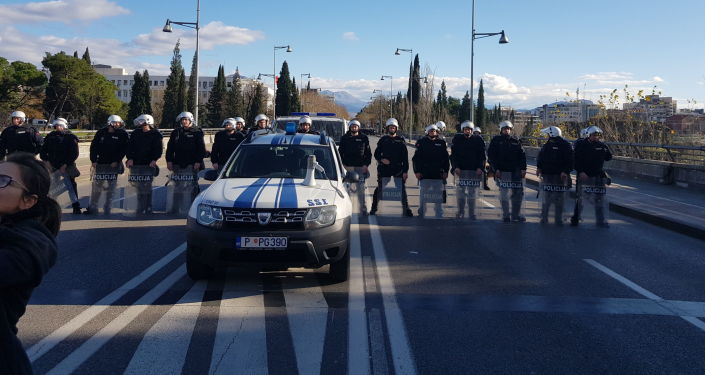 Zbog molotovljevog koktela tokom nereda na komitskom skupu jedno lice lišeno slobode