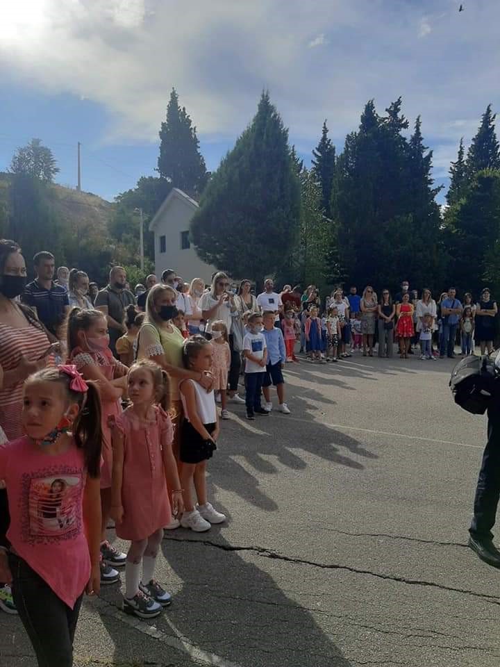 DISTRIBUCIJA UDŽBENIKA PRIVEDENA KRAJU Ministarstvo nastavlja sa poboljšanjem uslova u školstvu